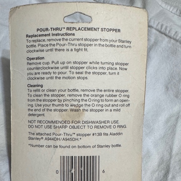 Stanley Dark Green Pour-Thru Stopper - Picture 2 of 3